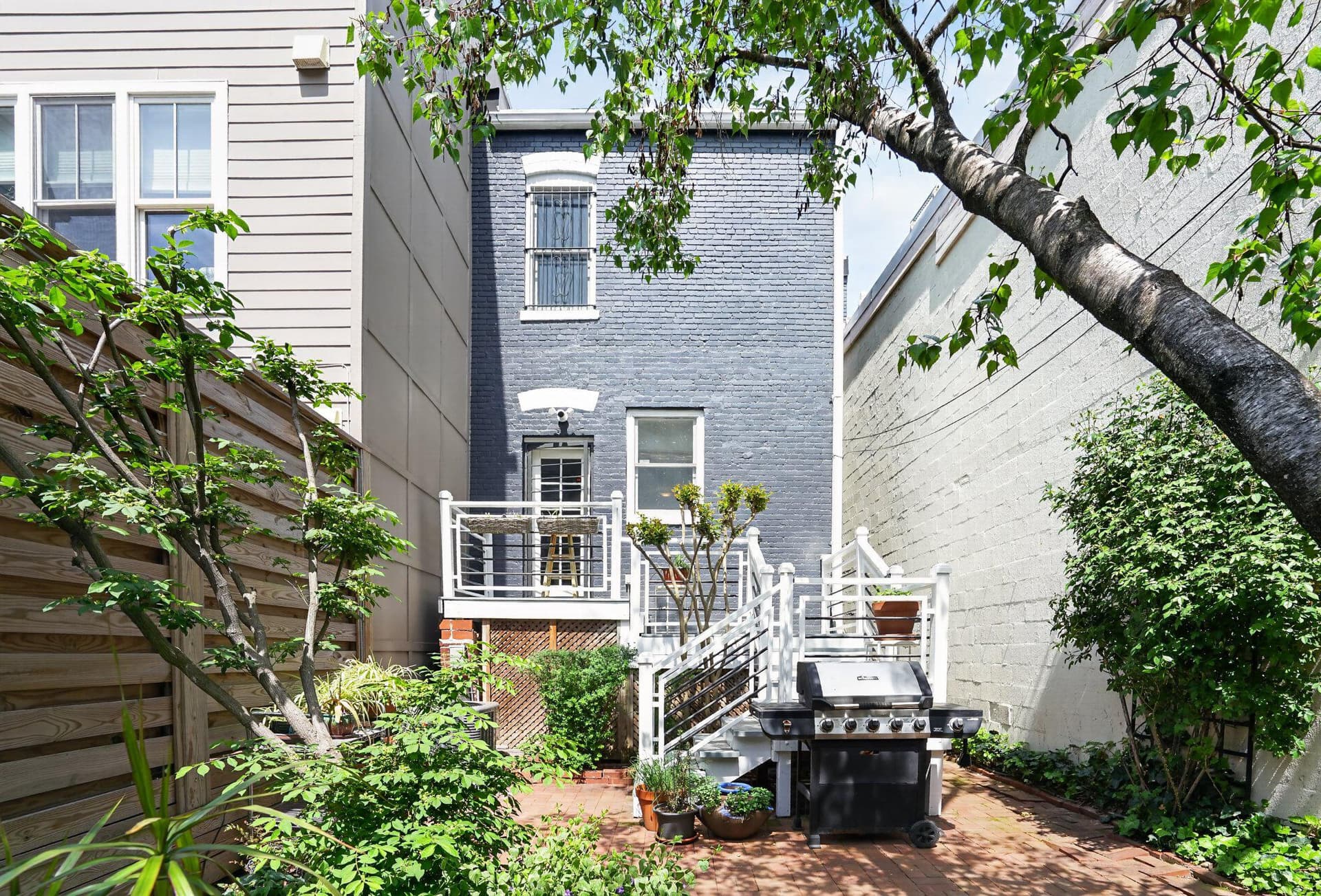 1233 E St SE photo 31