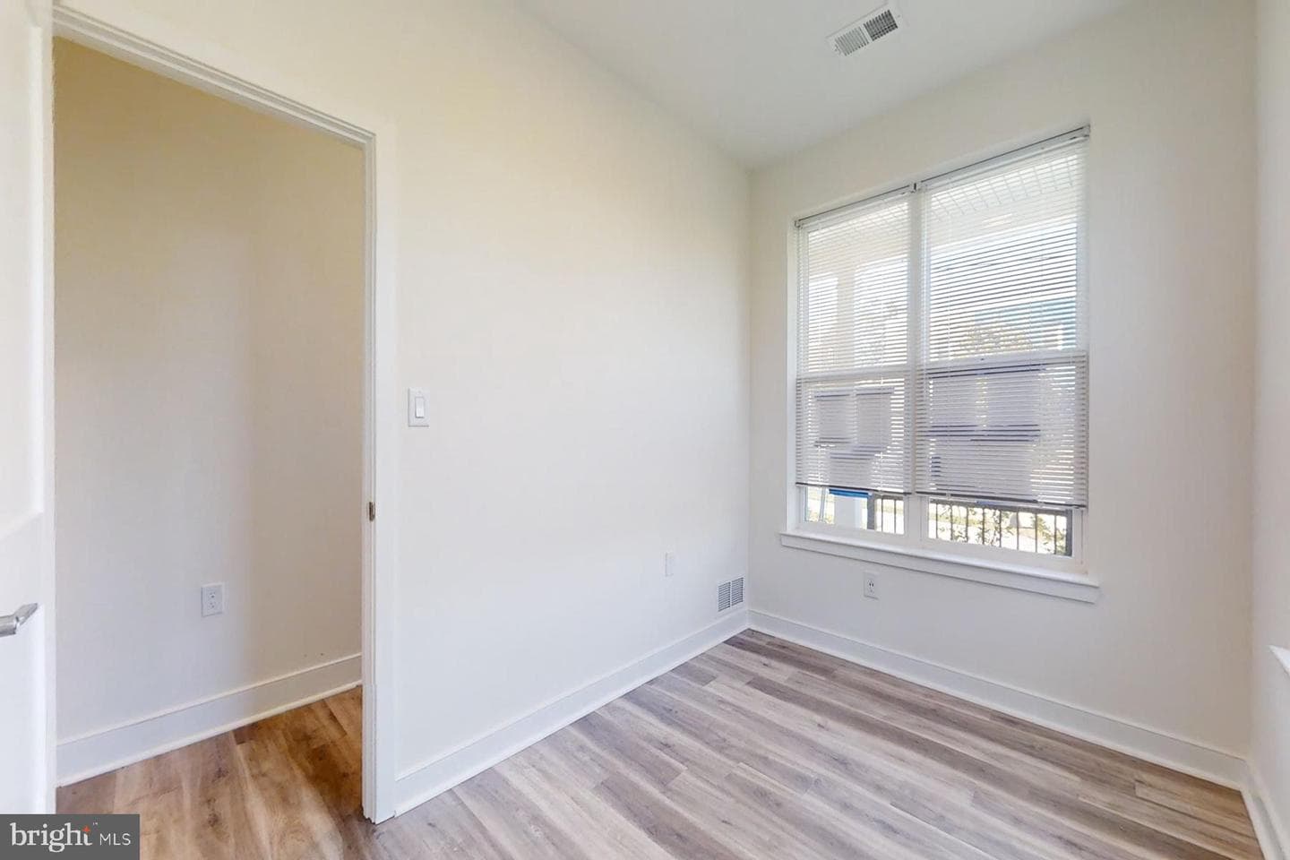 4910 East Capitol NE photo 15