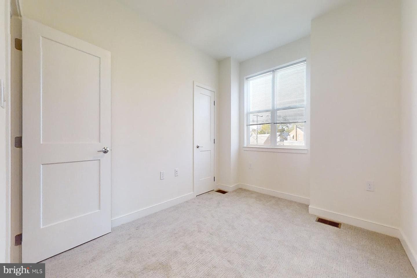 4910 East Capitol NE photo 21