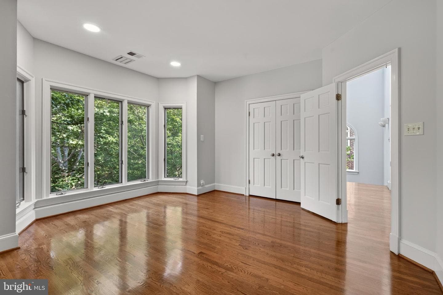 5430 Chevy Chase Parkway NW photo 31