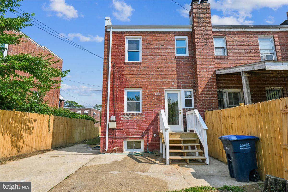 1525 Fort Davis Street SE photo 28
