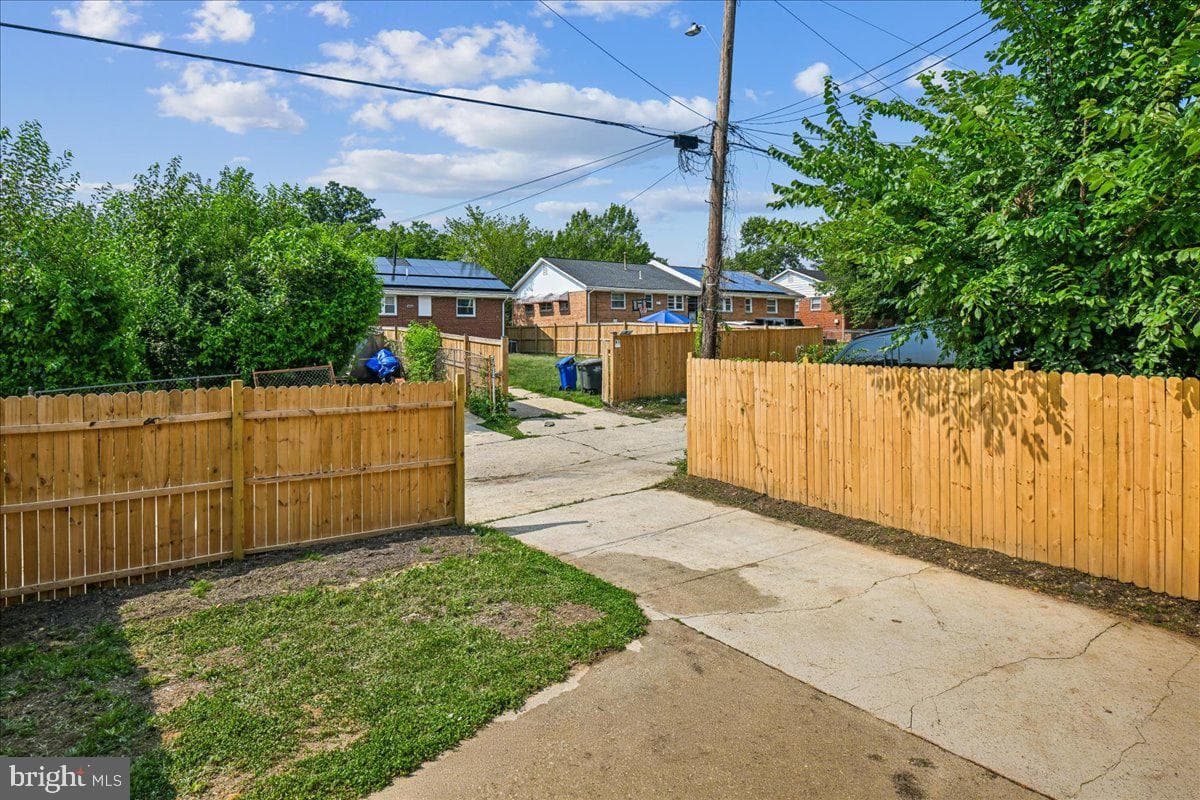 1525 Fort Davis Street SE photo 30