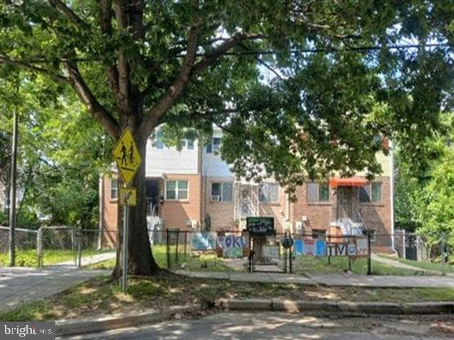 5814 Clay Street NE photo 1
