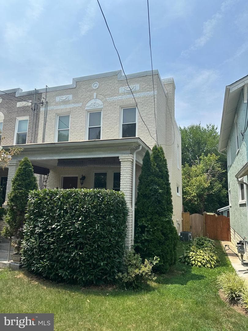 3712 22nd Street NE photo 2