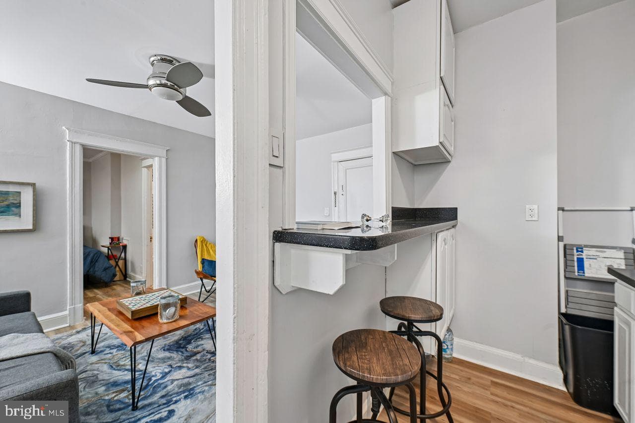 414 Seward Square SE #104 photo 7