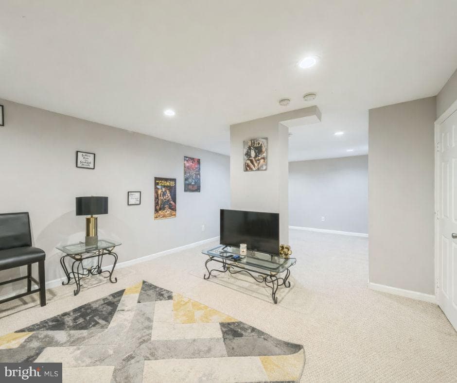 1142 Barnaby Terrace SE photo 11