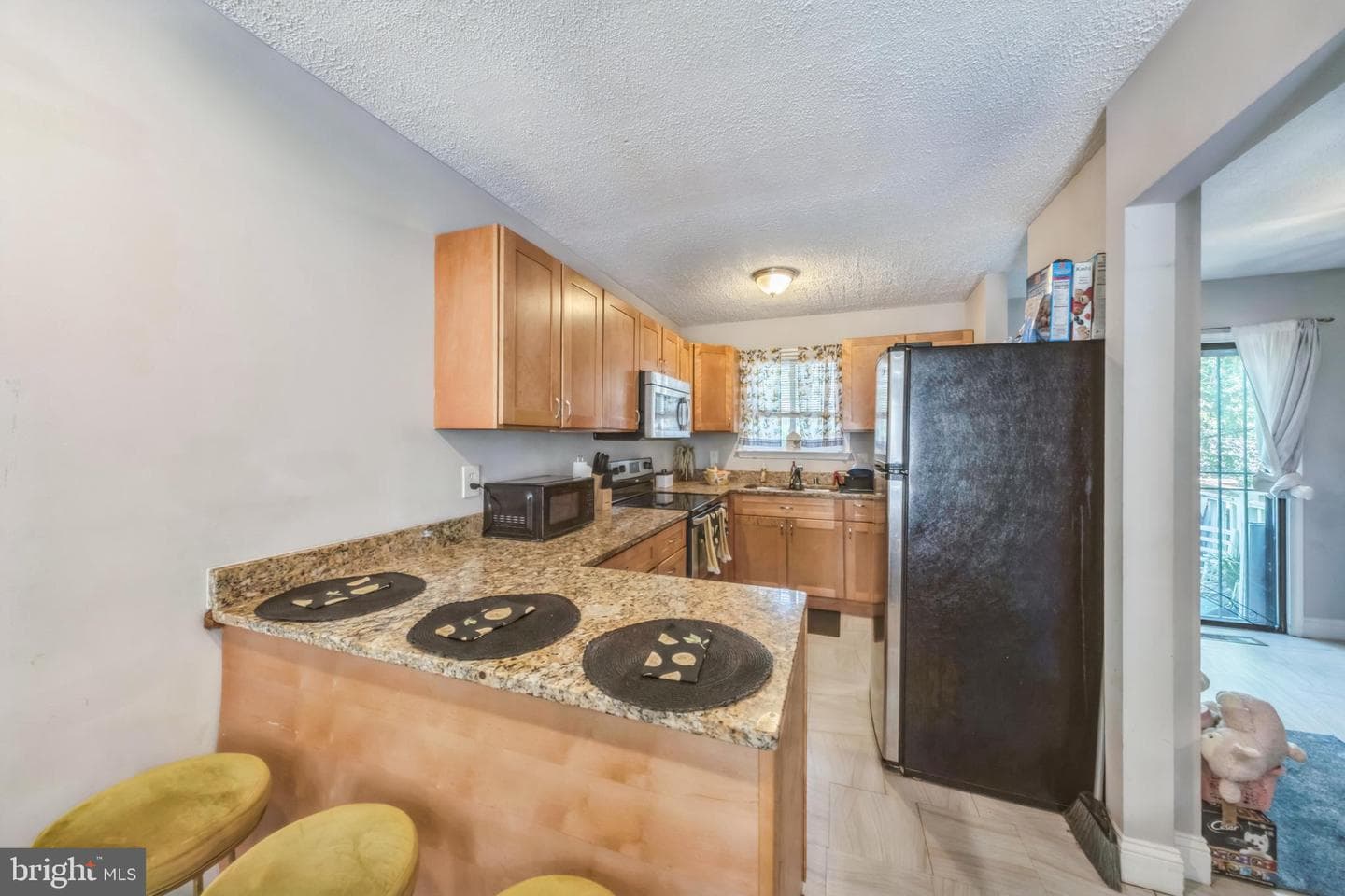 1142 Barnaby Terrace SE photo 4