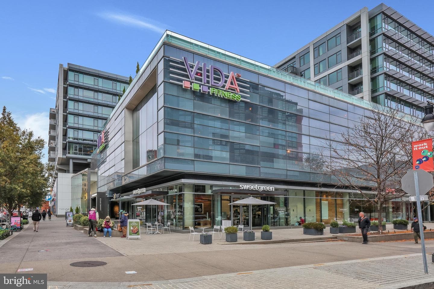 2455 Shannon Place SE photo 27