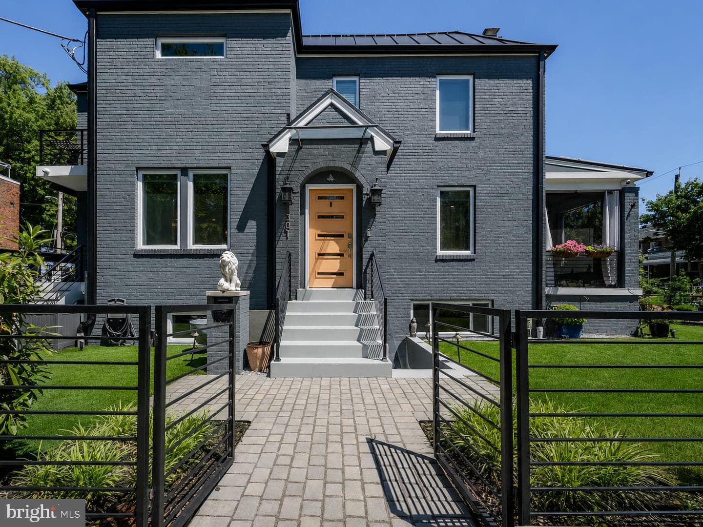 301 Gallatin Street NW photo 3