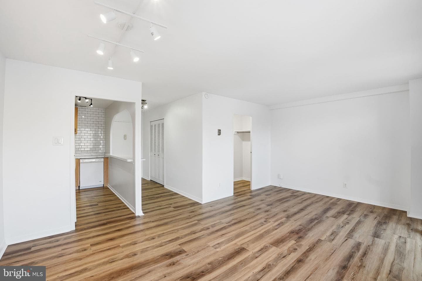 2829 Connecticut Avenue NW #411 photo 6