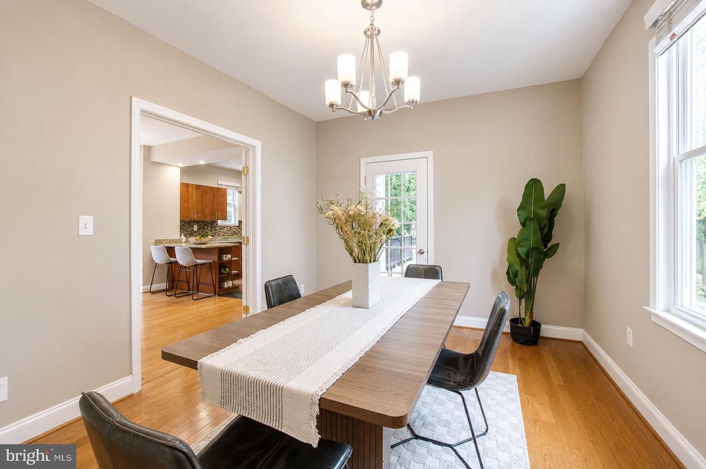 1257 Newton Street NE photo 12
