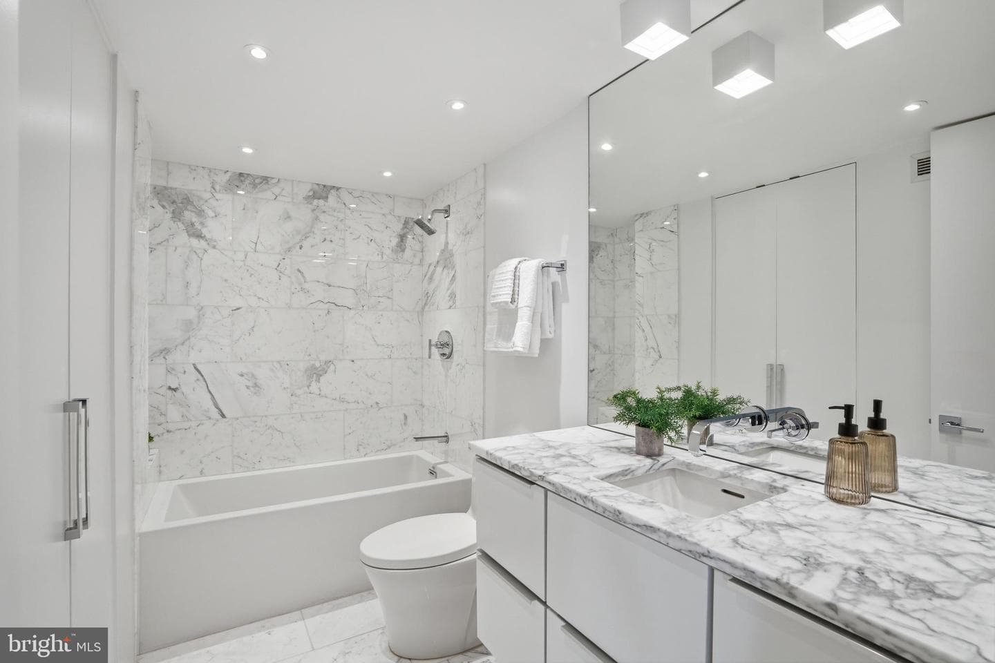 2500 Virginia Ave NW #714-S photo 21