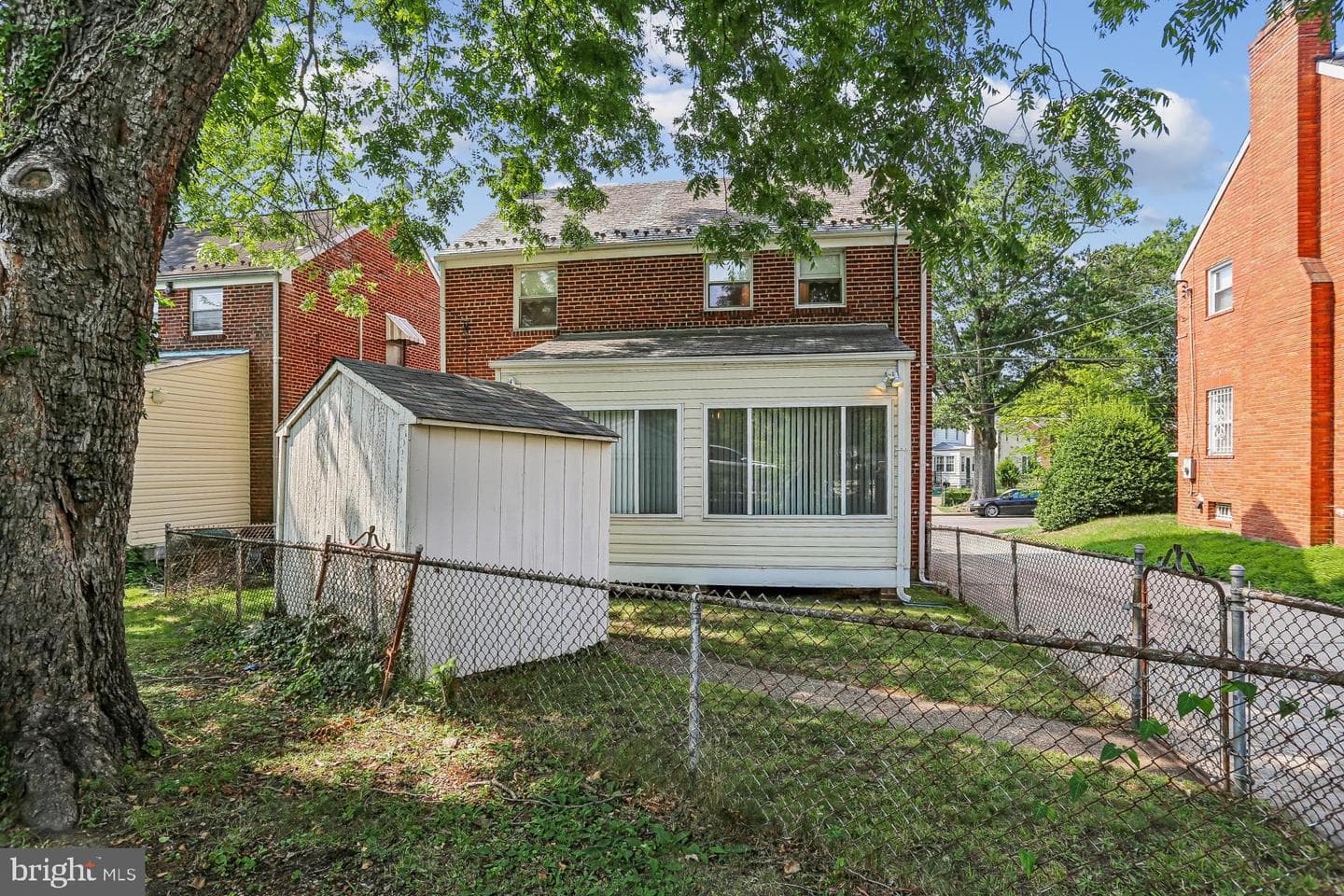 1674 Varnum Place NE photo 14