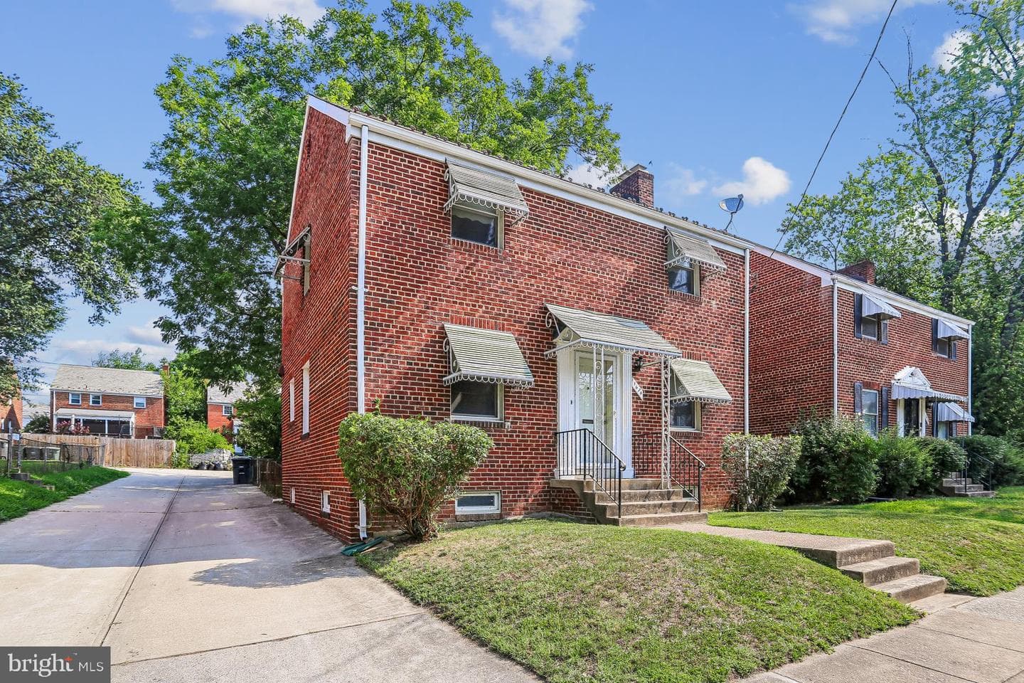 1674 Varnum Place NE photo 2
