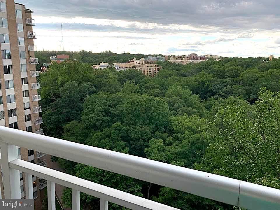 3001 Veazey Terrace NW #1320 photo 7