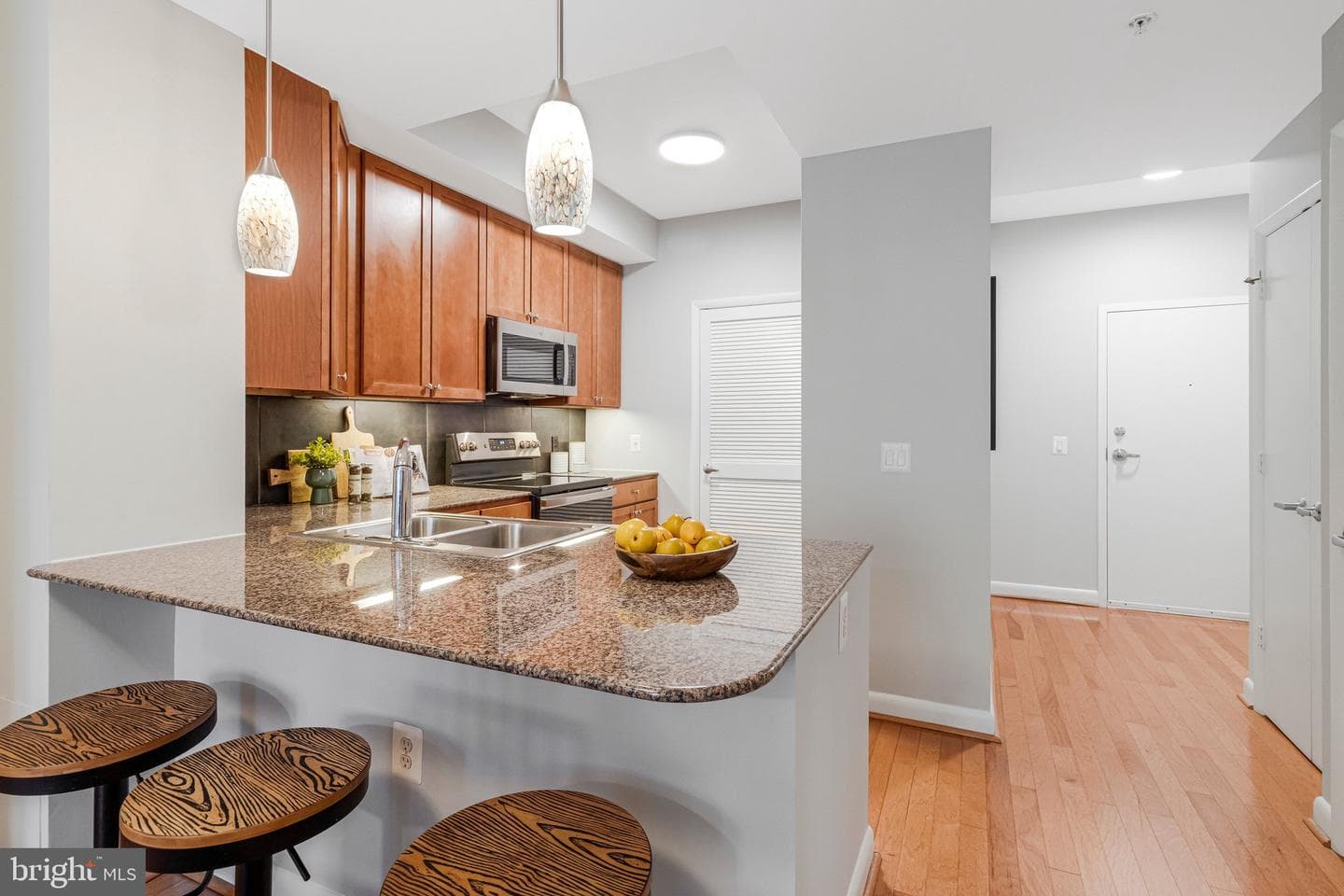 400 Massachusetts Avenue NW #803 photo 9
