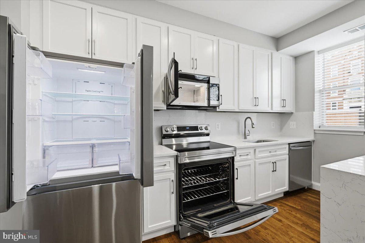 1831 2nd Street NE #503 photo 3