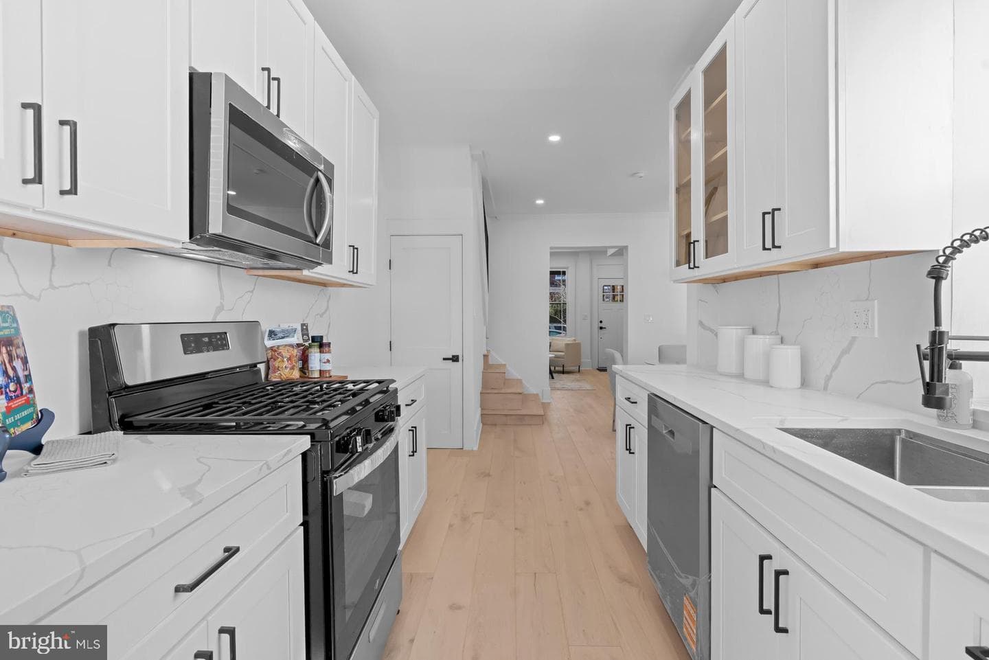 939 Shepherd Street NW photo 20