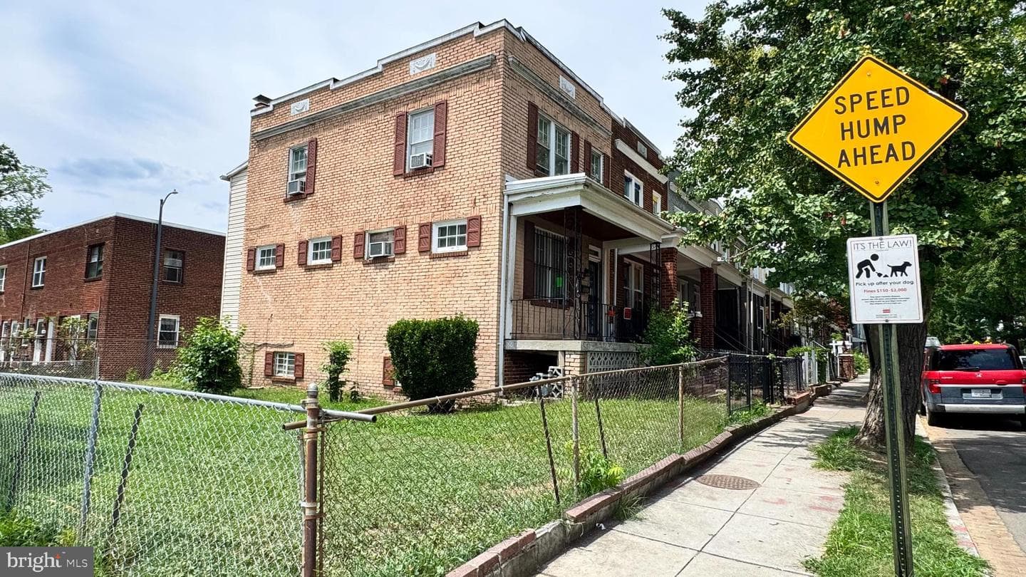 1673 Rosedale Street NE, Washington