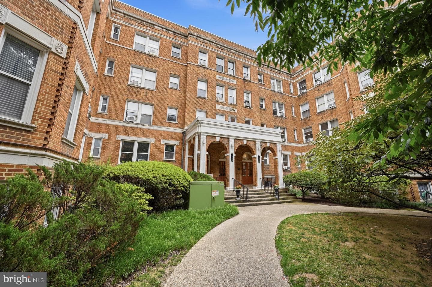 1820 Clydesdale Place NW #112 photo 14