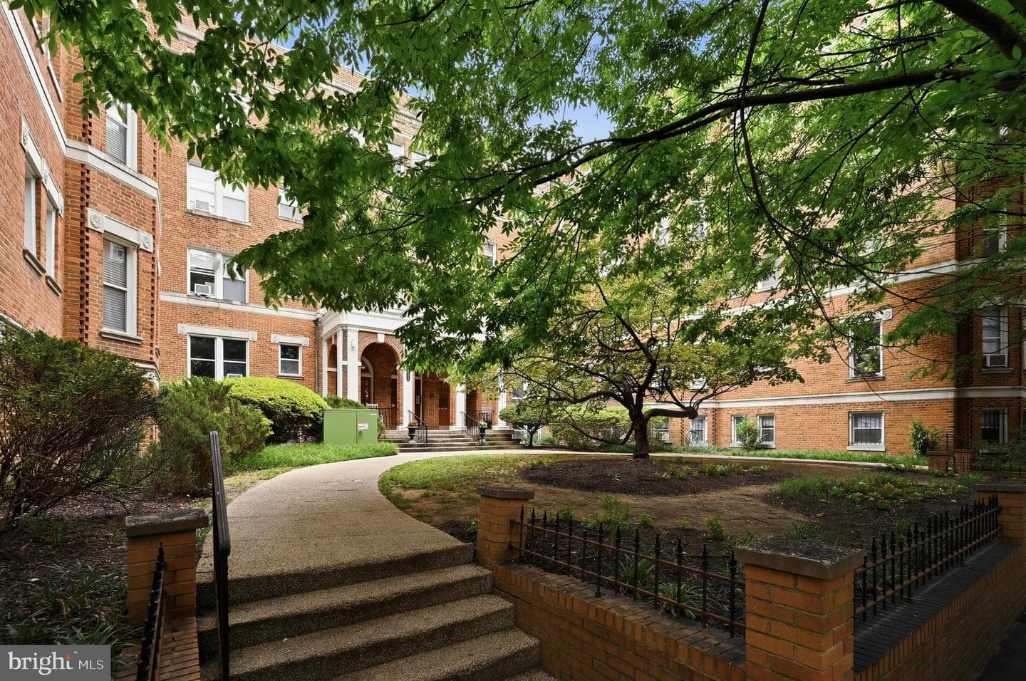 1820 Clydesdale Place NW #112 photo 15