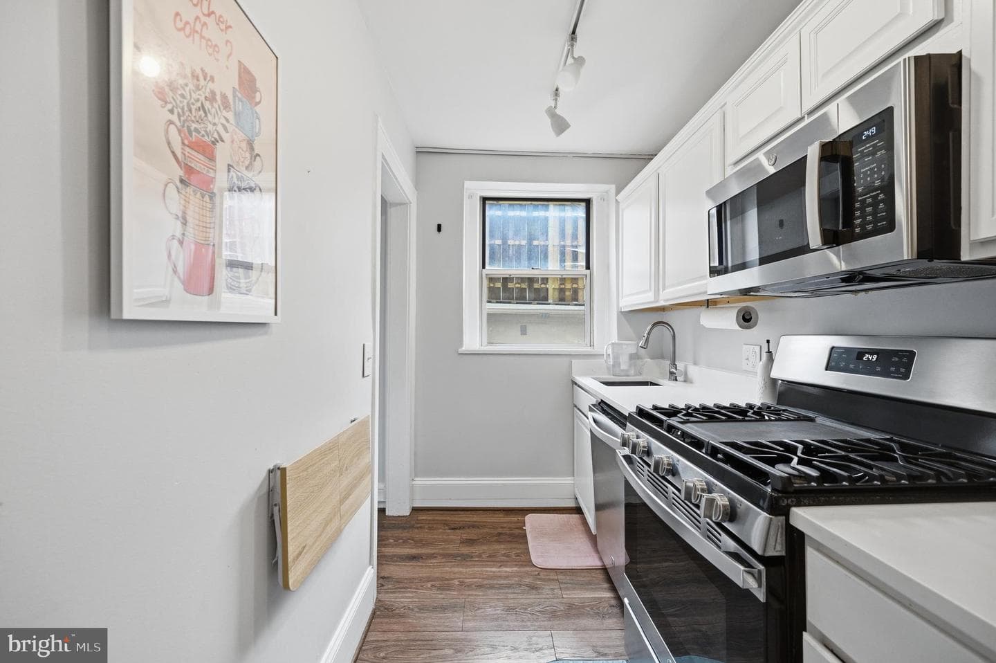 1820 Clydesdale Place NW #112 photo 9