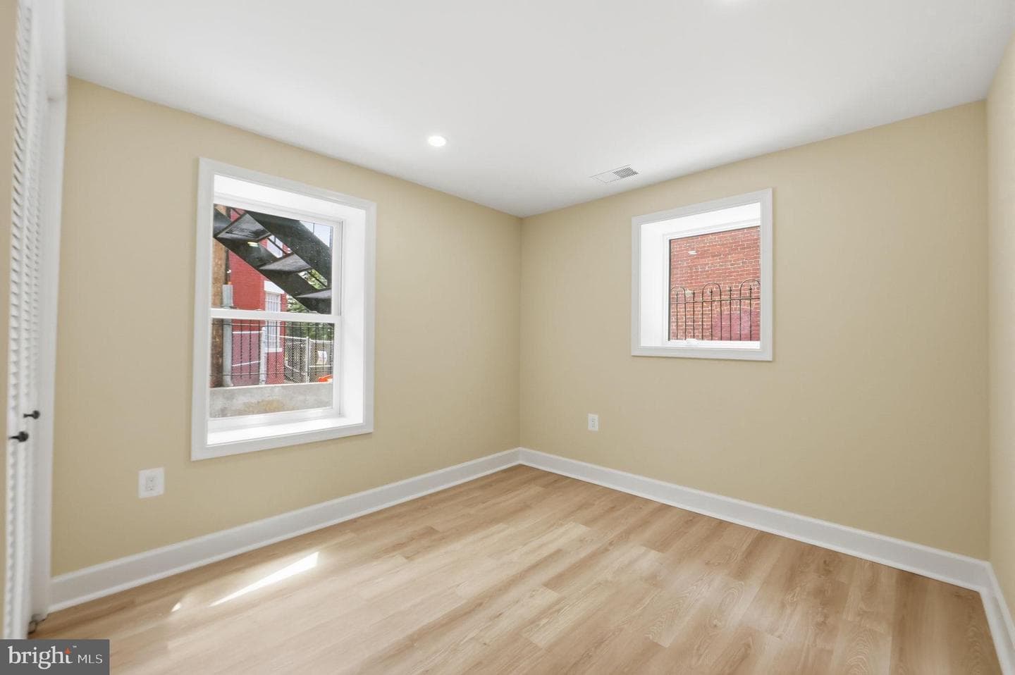 518 Columbia Road NW photo 29
