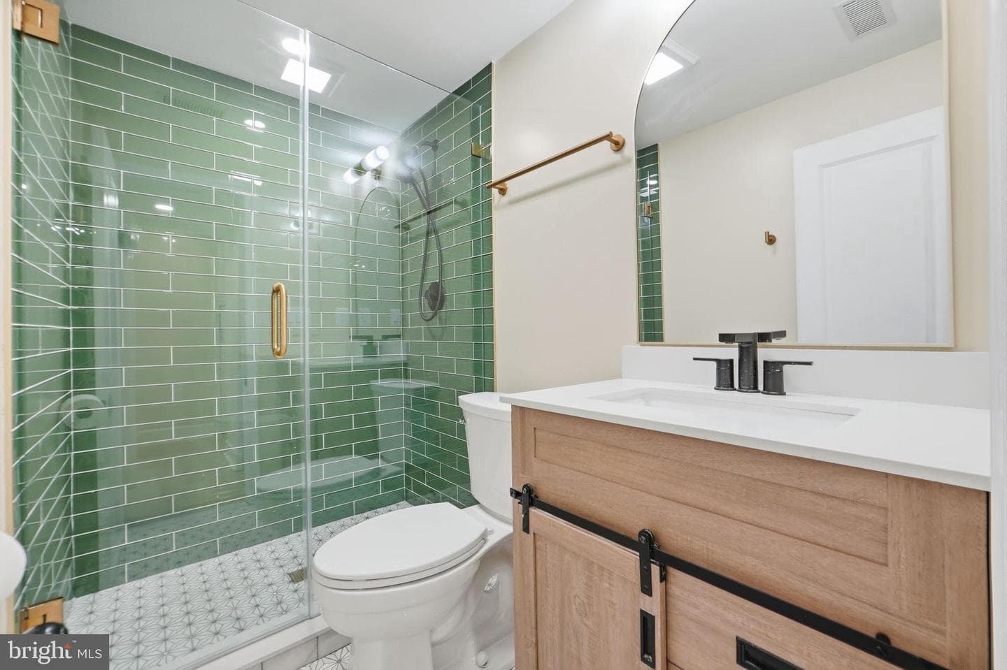 518 Columbia Road NW photo 31