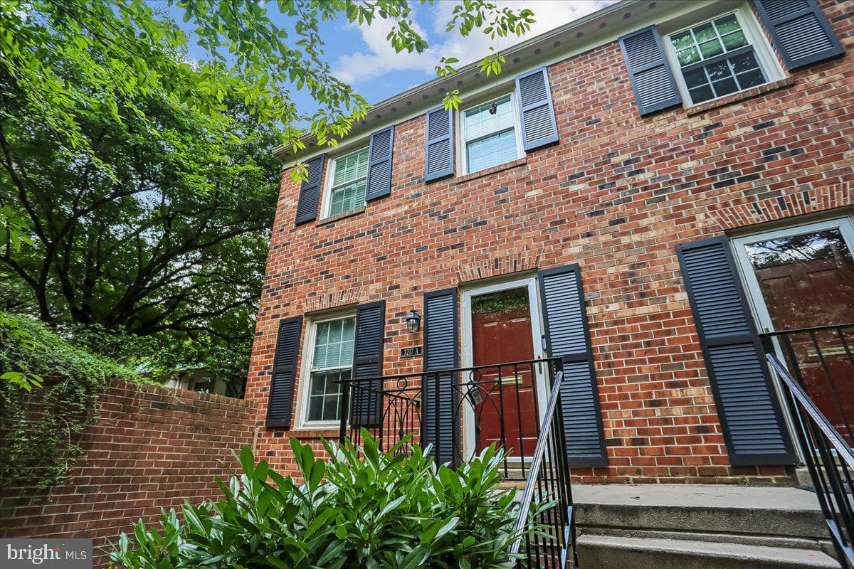 3217 Sutton Place NW #a photo 8