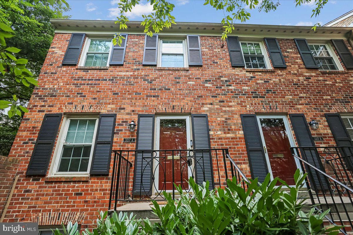 3217 Sutton Place NW #a photo 9