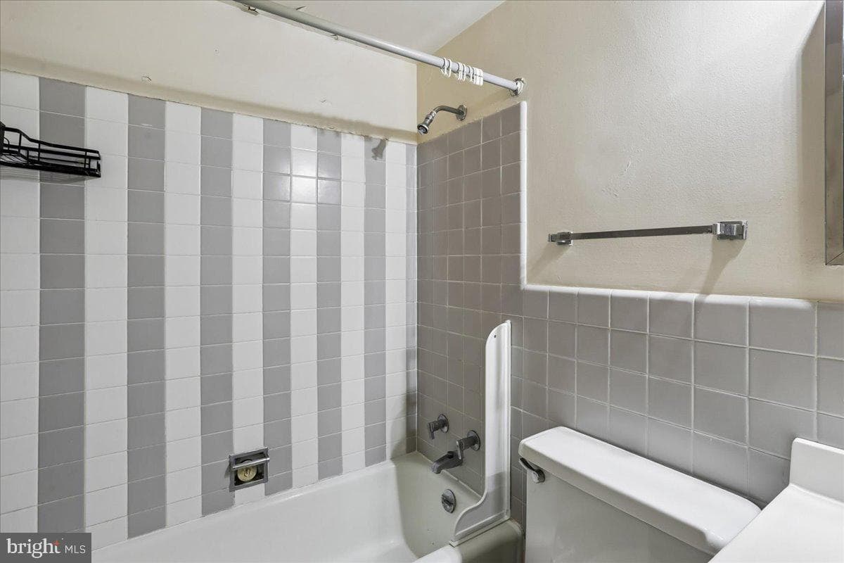 2475 Virginia NW #220 photo 14