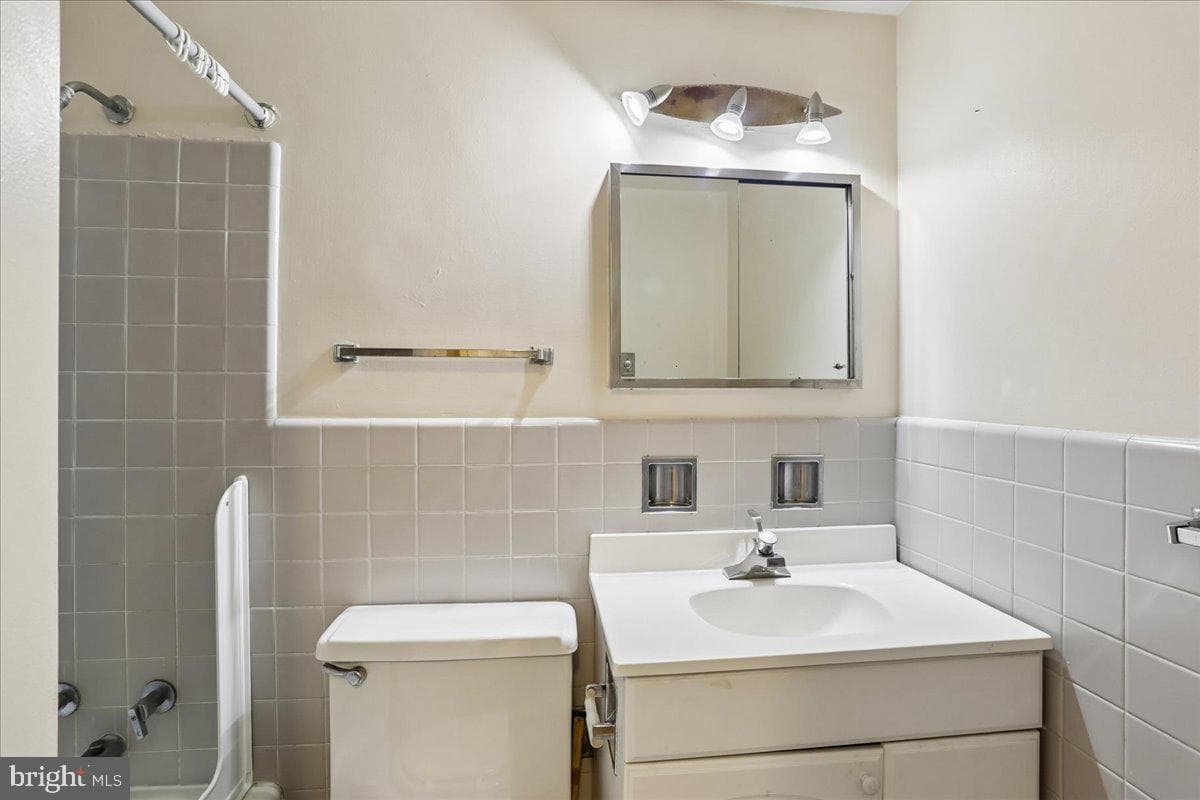 2475 Virginia NW #220 photo 15