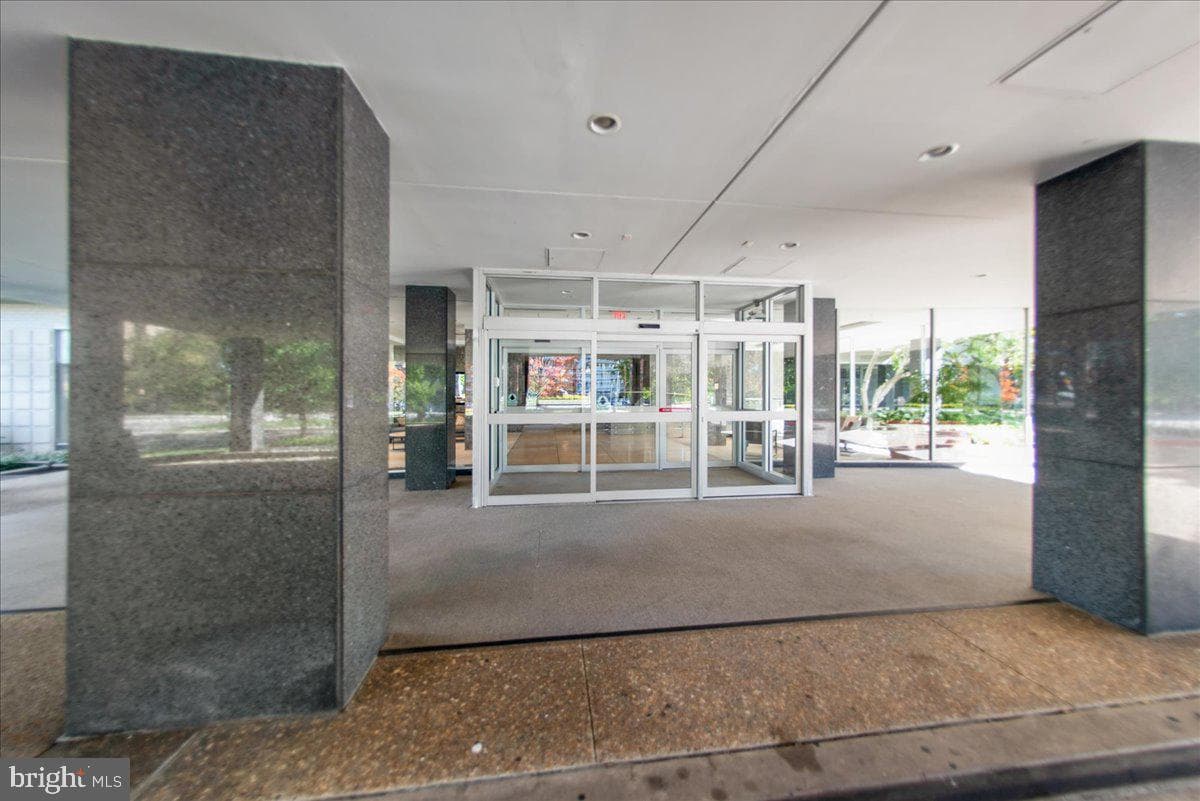 2475 Virginia NW #220 photo 18