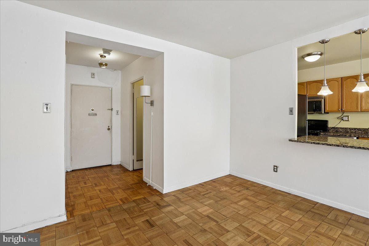 2475 Virginia NW #220 photo 5