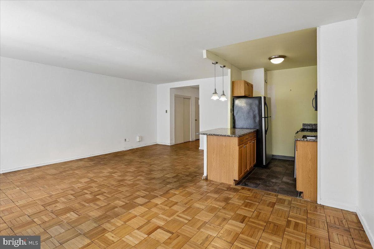 2475 Virginia NW #220 photo 6