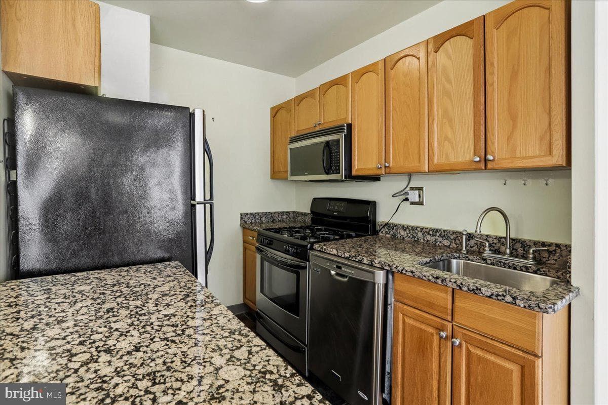 2475 Virginia NW #220 photo 8