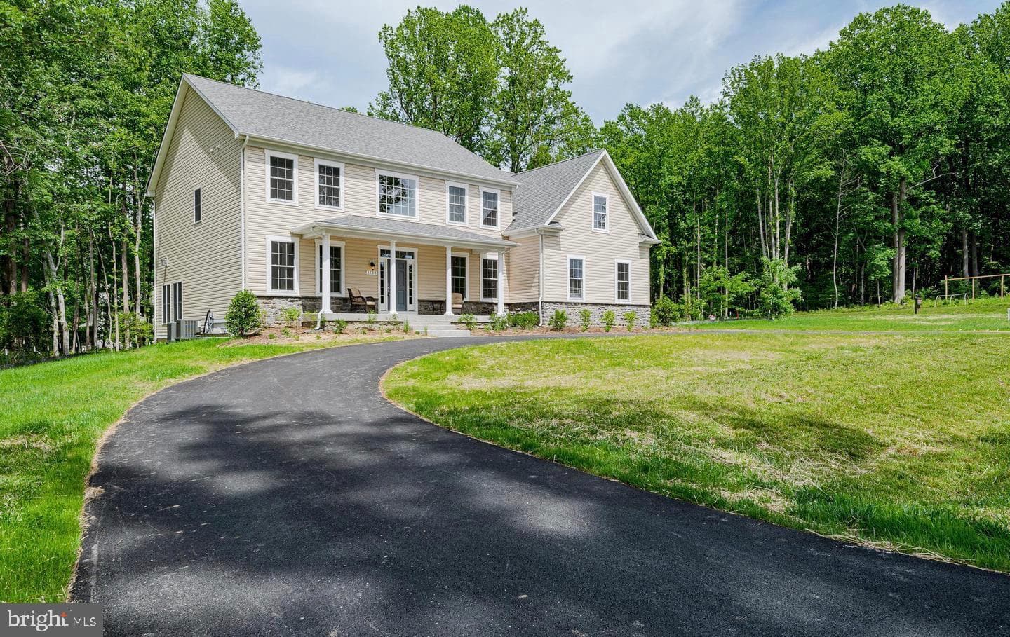 1319 German Driveway, Hanover