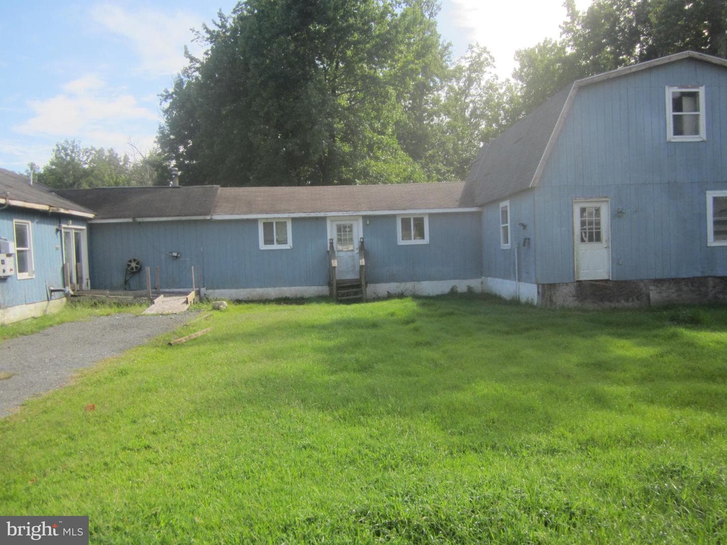 807 Cedar Avenue photo 1