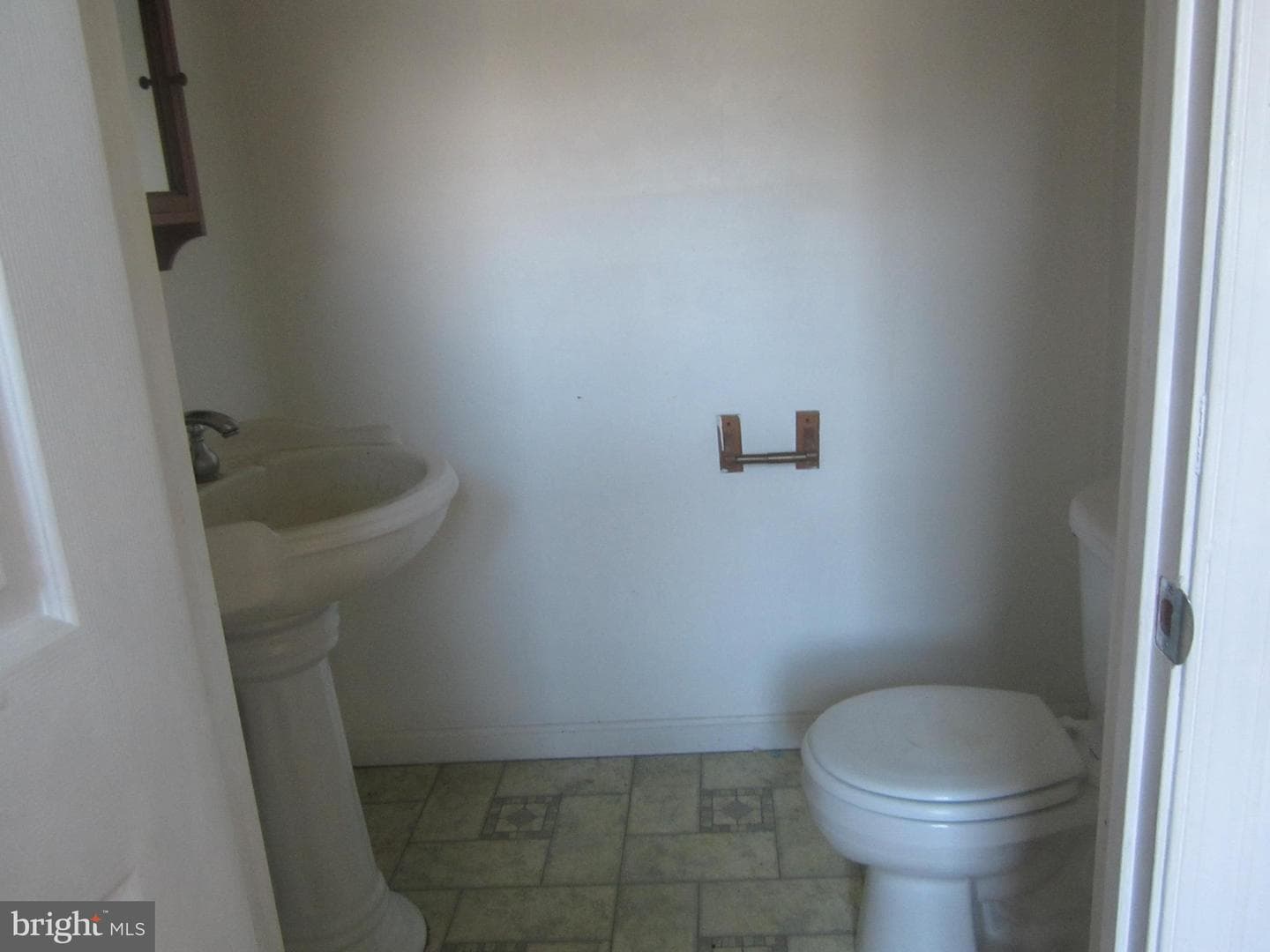 807 Cedar Avenue photo 16