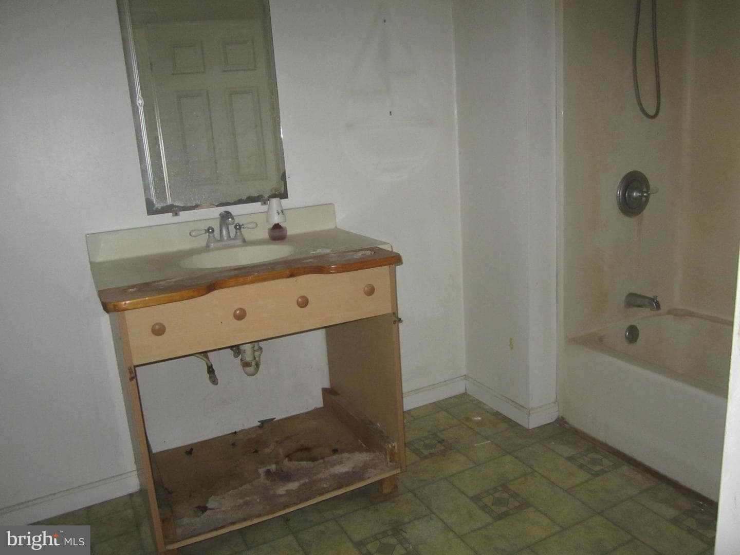 807 Cedar Avenue photo 19