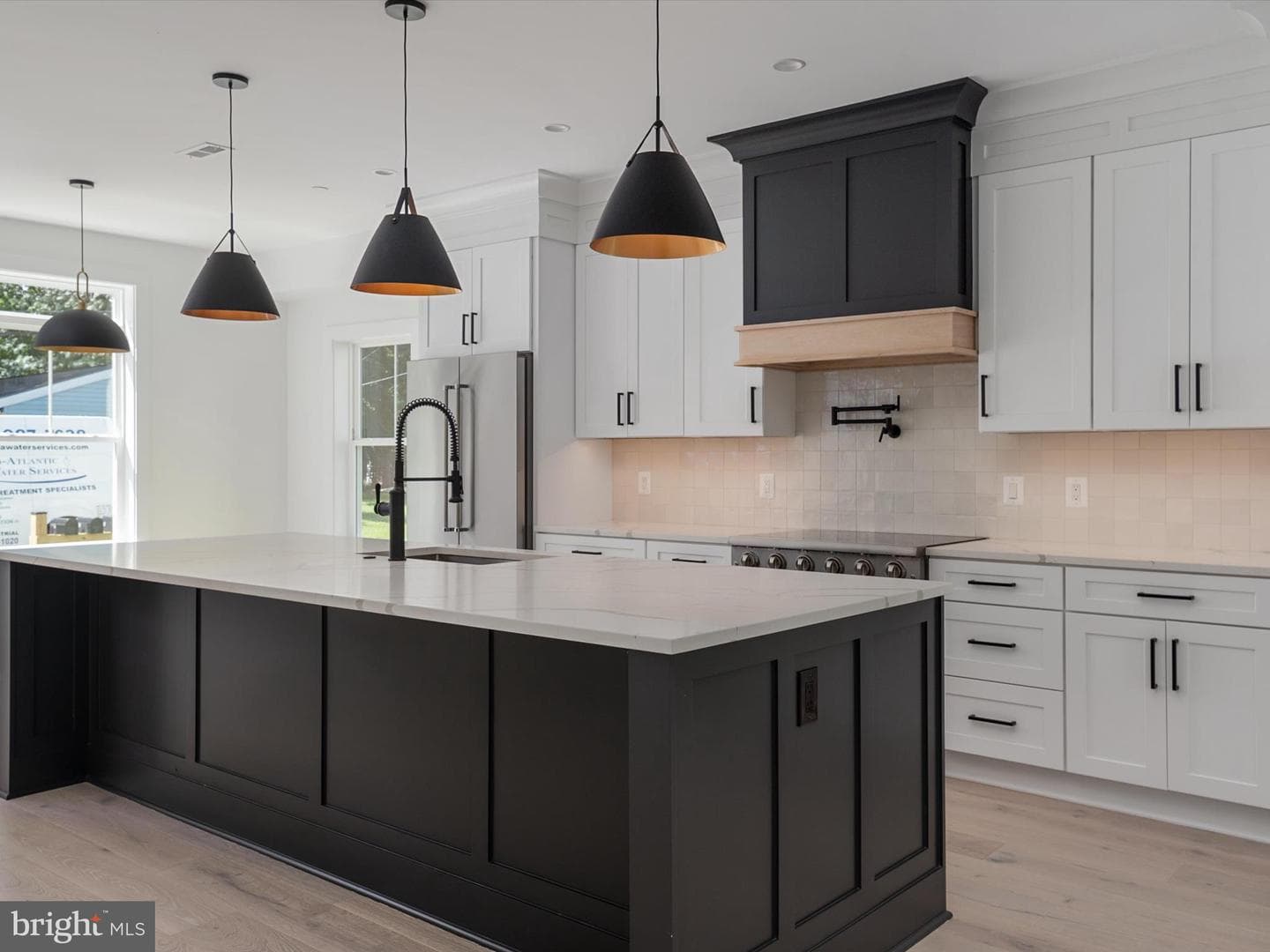 1422 Howard Road photo 2