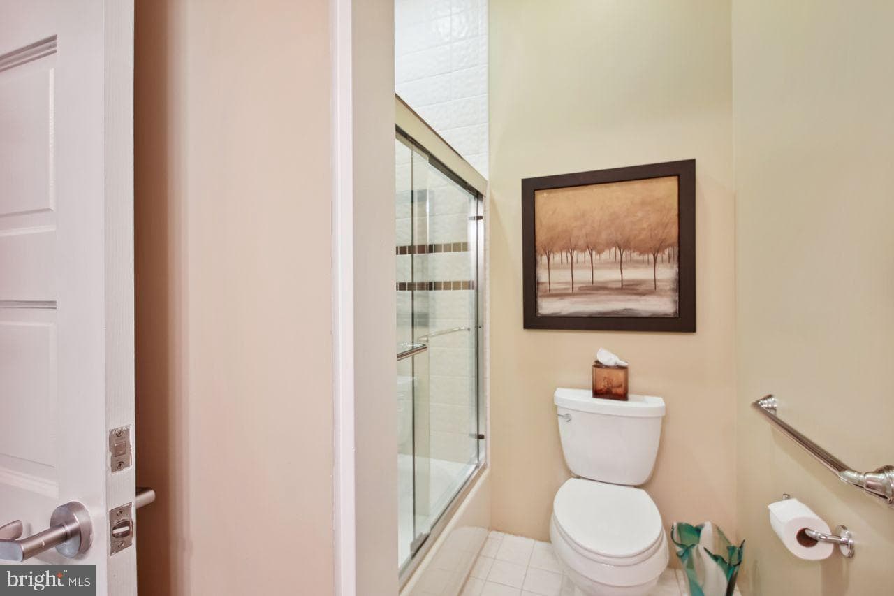 1158 Goldfinch Lane photo 33