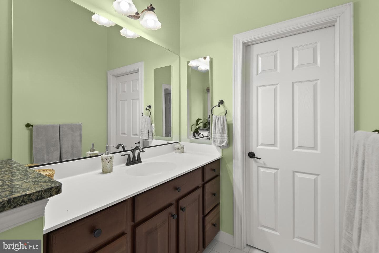 319 Grindstone Drive photo 16