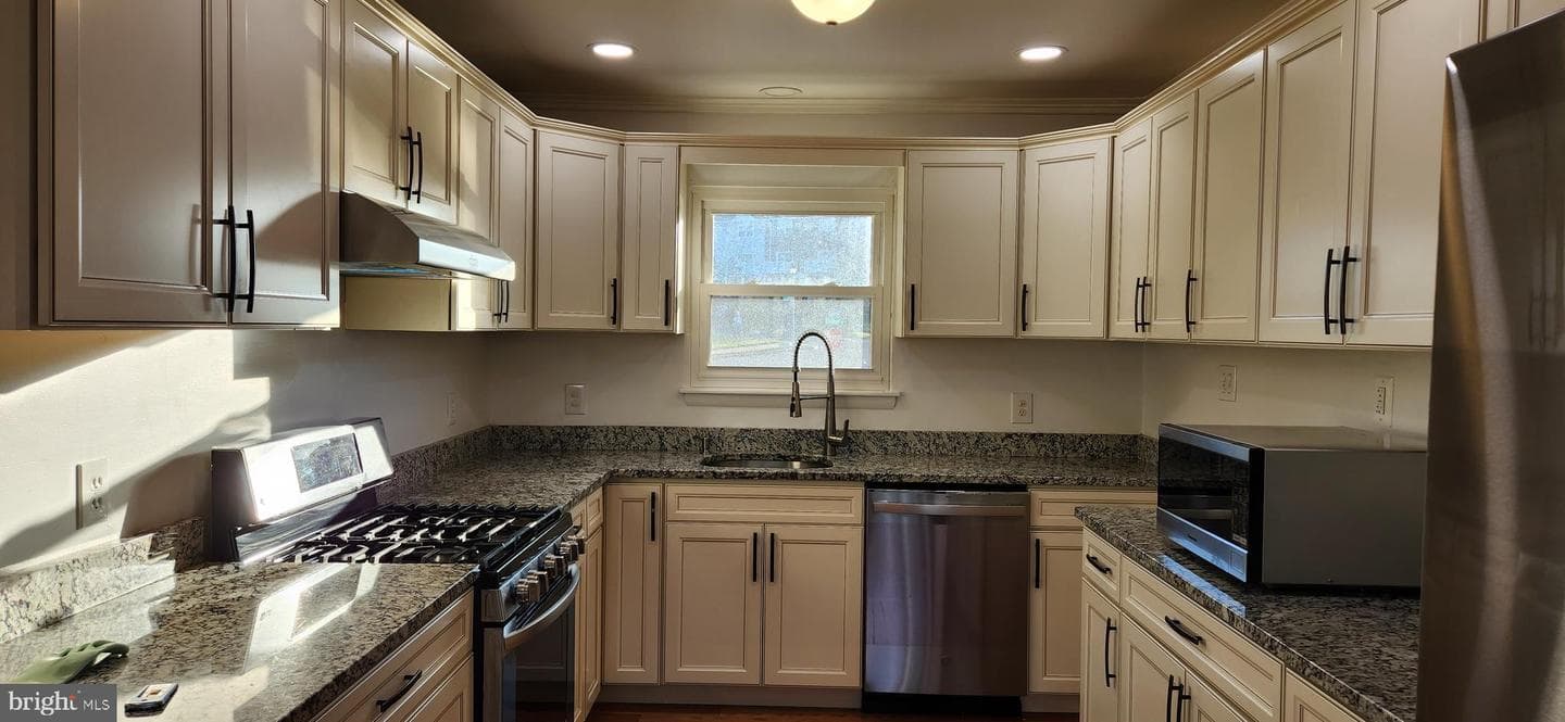 8255 Brandon Drive photo 16