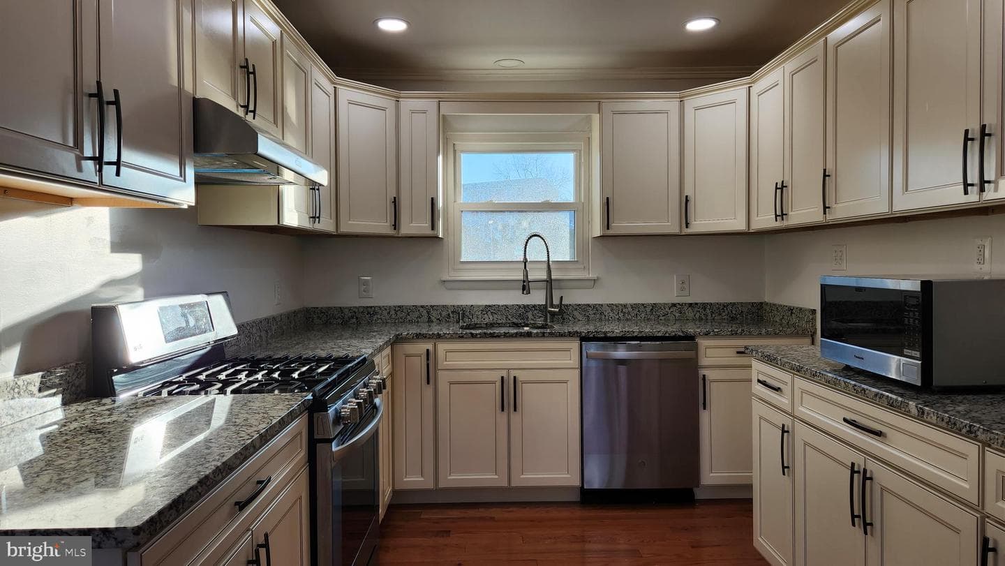 8255 Brandon Drive photo 17