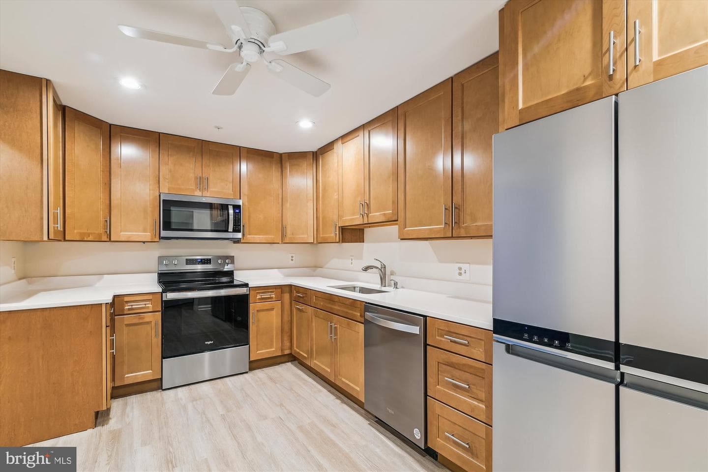 2900 Shipmaster Way #210 photo 10