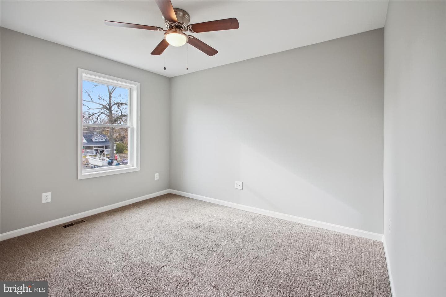 1225 Spruce Avenue photo 13