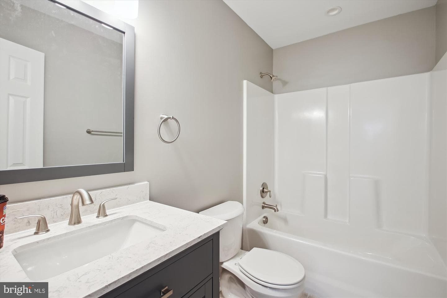 1225 Spruce Avenue photo 15