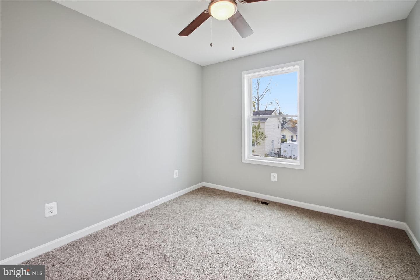 1225 Spruce Avenue photo 16
