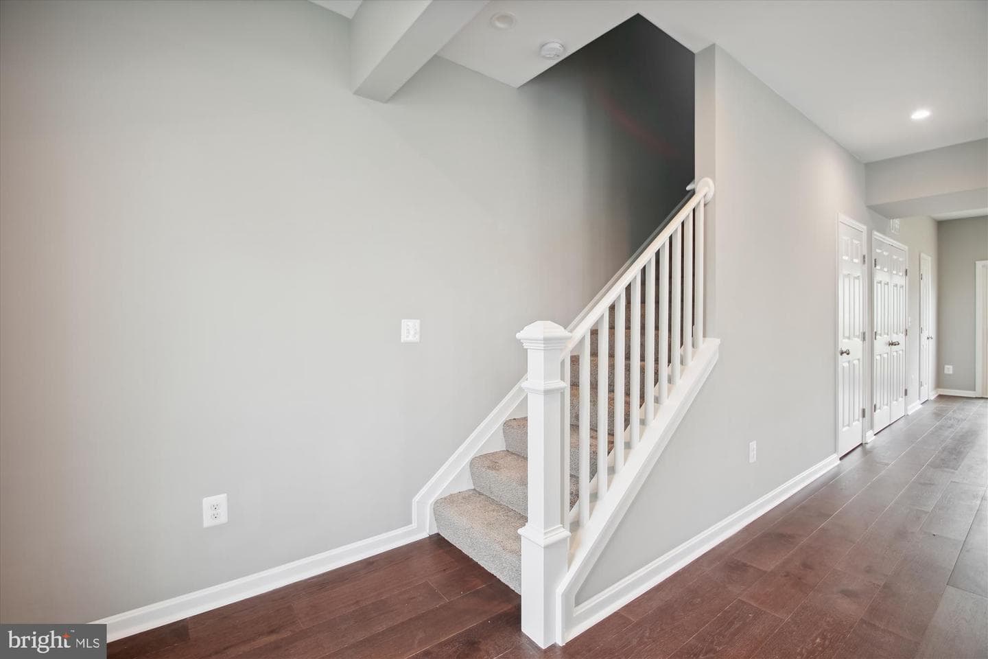 1225 Spruce Avenue photo 3